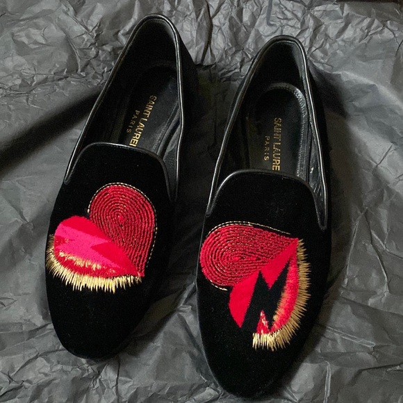 - Rare Saint Laurent black velvet Heart flat 💯 authentic - Picture 1 of 8